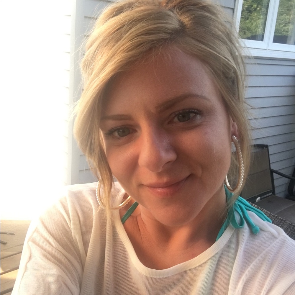 Meet your Posher, Melissa